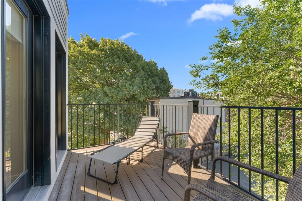 3 bed, 2 bath apartment for rent at 333 W 3rd St Unit 2, South Boston — photo 7 of 14