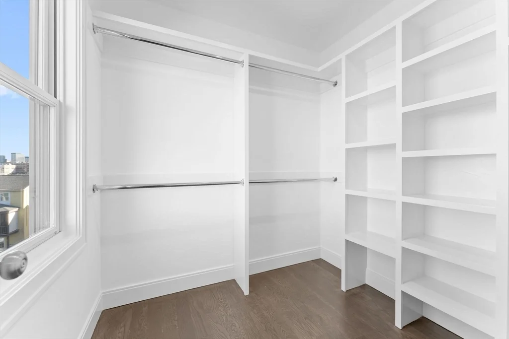 3 bed, 2 bath apartment for rent at 333 W 3rd St Unit 2, South Boston — photo 5 of 14