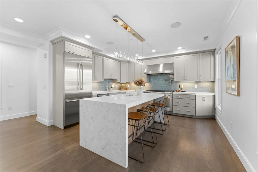 3 bed, 2 bath apartment for rent at 333 W 3rd St Unit 2, South Boston — photo 1 of 14