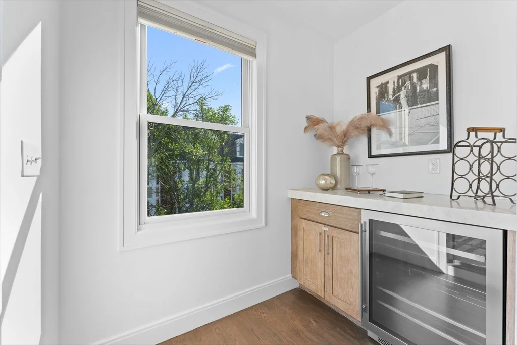 3 bed, 2 bath apartment for rent at 333 W 3rd St Unit 2, South Boston — photo 11 of 14