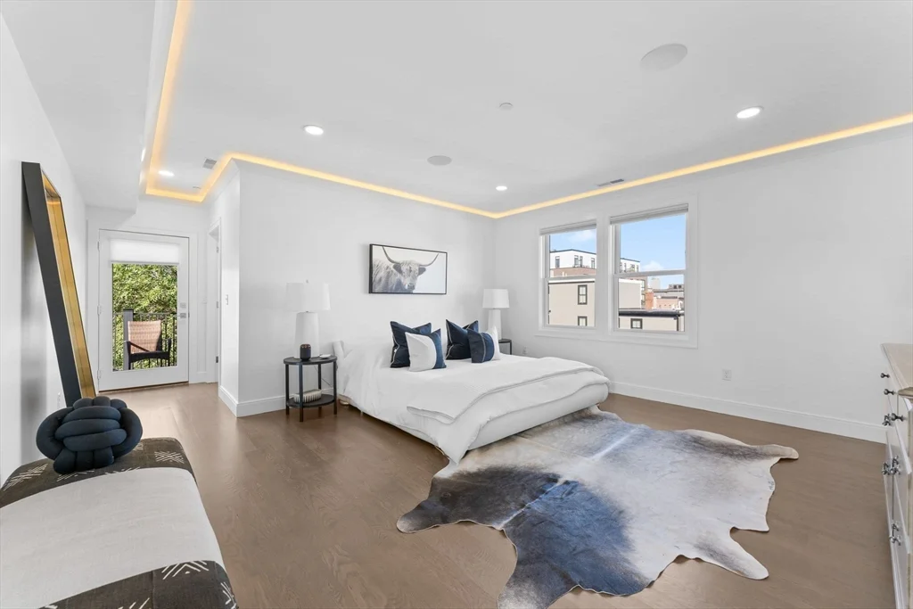 3 bed, 2 bath apartment for rent at 333 W 3rd St Unit 2, South Boston — photo 6 of 17