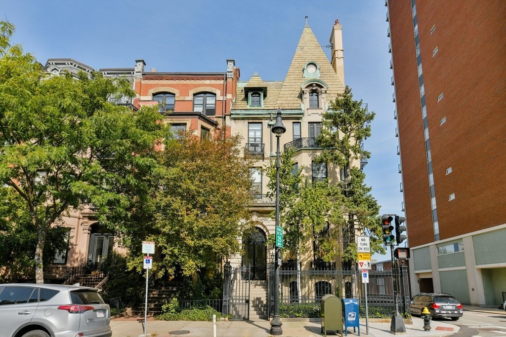 1 bed, 1 bath apartment for rent at 334 Beacon St Unit 9, Back Bay — photo 16 of 18