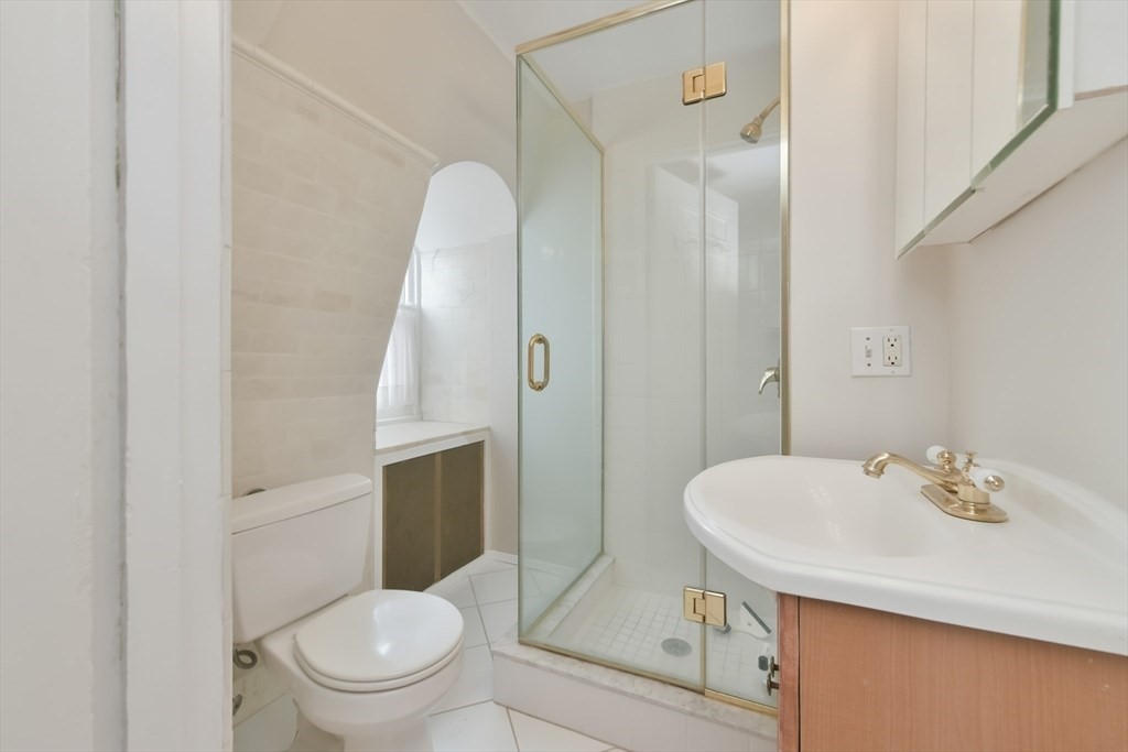 1 bed, 1 bath apartment for rent at 334 Beacon St Unit 9, Back Bay — photo 12 of 18