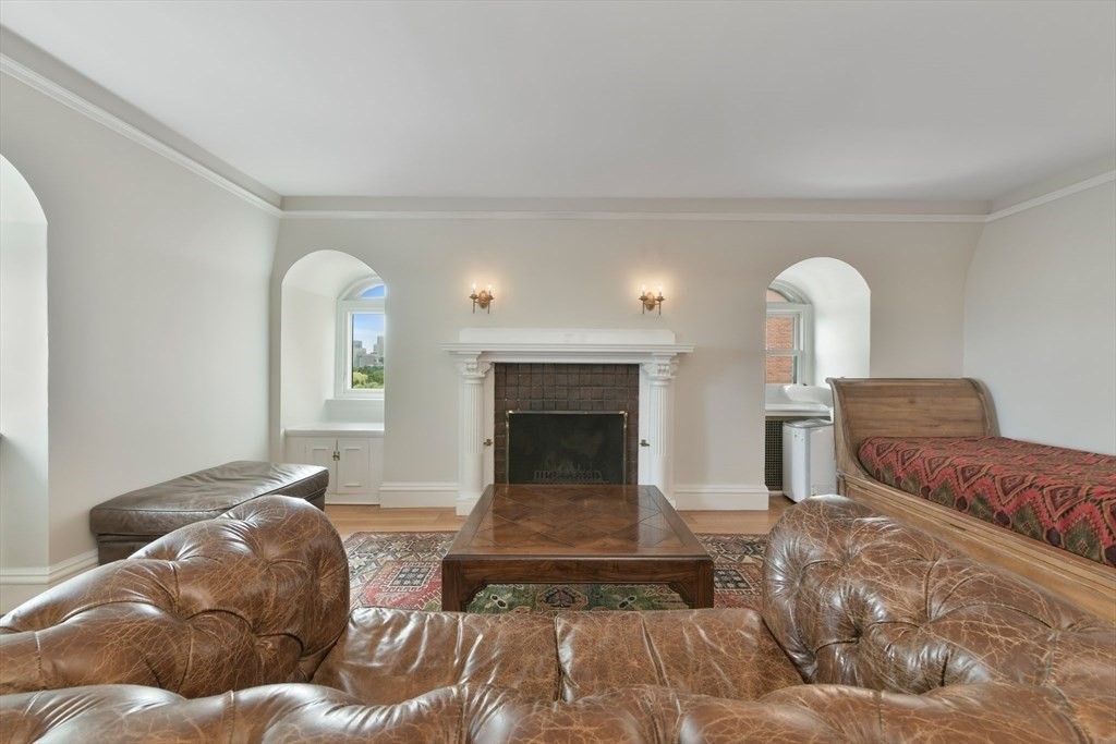 1 bed, 1 bath apartment for rent at 334 Beacon St Unit 9, Back Bay — photo 4 of 18