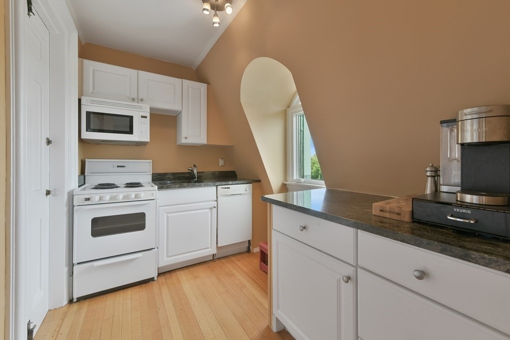1 bed, 1 bath apartment for rent at 334 Beacon St Unit 9, Back Bay — photo 8 of 18