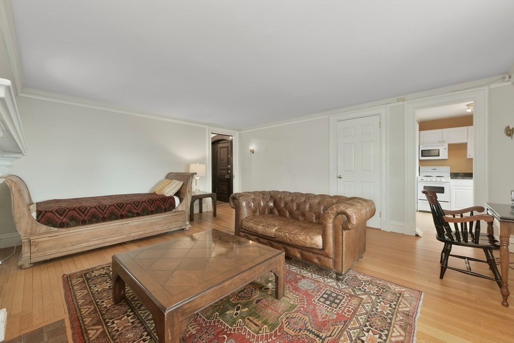 1 bed, 1 bath apartment for rent at 334 Beacon St Unit 9, Back Bay — photo 6 of 18