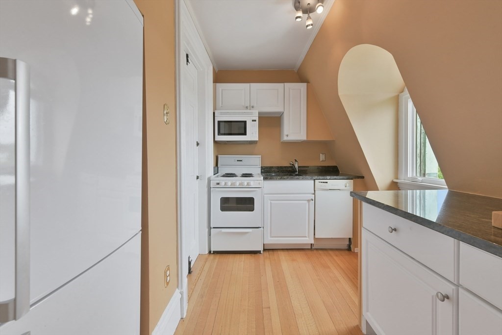 1 bed, 1 bath apartment for rent at 334 Beacon St Unit 9, Back Bay — photo 7 of 18