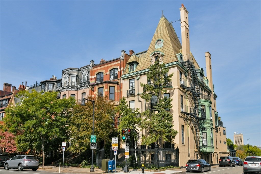 1 bed, 1 bath apartment for rent at 334 Beacon St Unit 9, Back Bay — photo 17 of 18