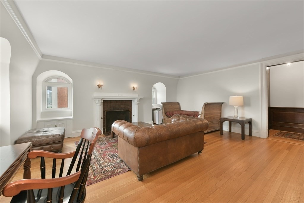 1 bed, 1 bath apartment for rent at 334 Beacon St Unit 9, Back Bay — photo 5 of 18