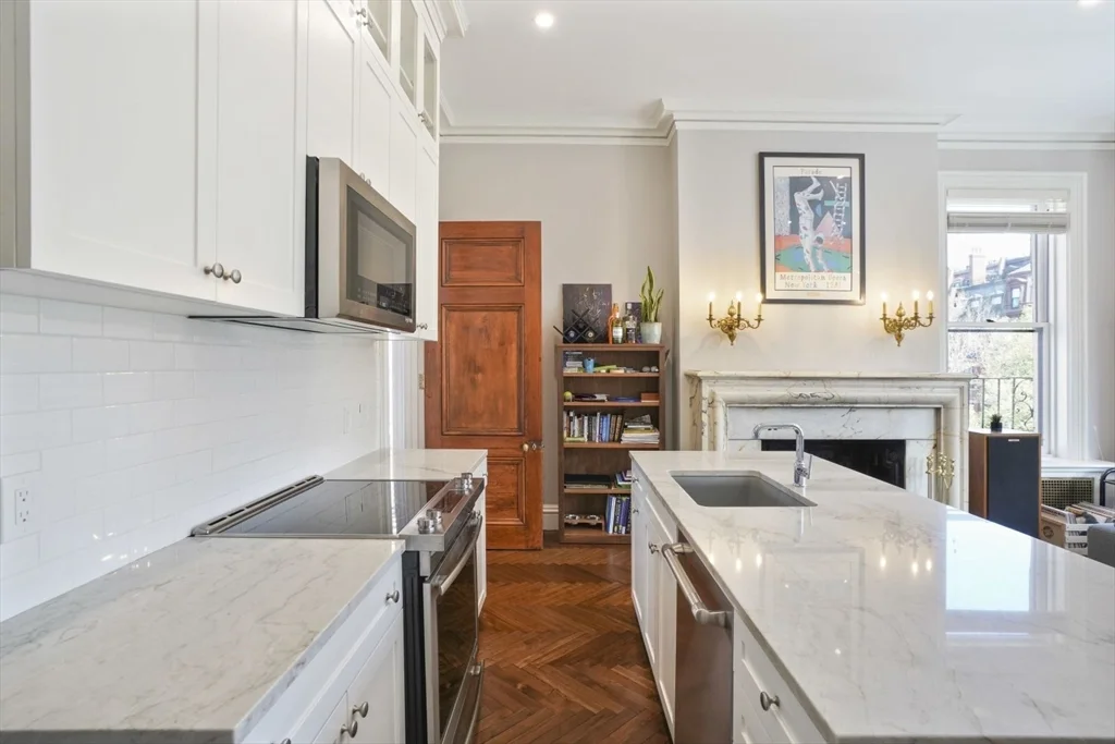 1 bed, 1 bath apartment for rent at 334 Beacon Unit 6, Back Bay — photo 5 of 15
