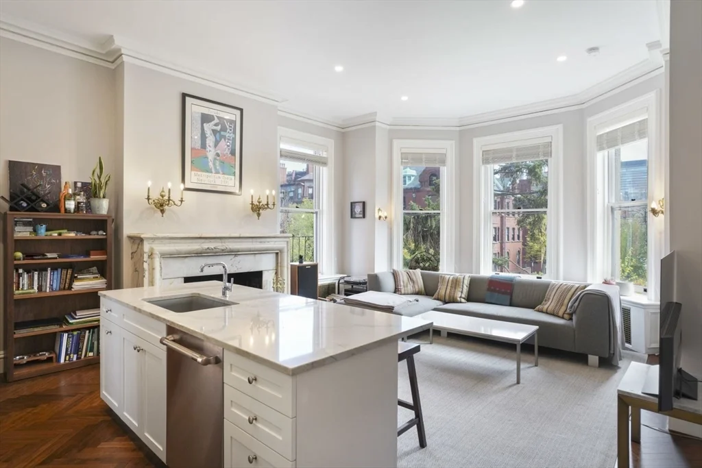 1 bed, 1 bath apartment for rent at 334 Beacon Unit 6, Back Bay