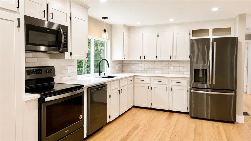 2 bed, 1 bath apartment for rent at 334 Bedford St Unit 1, Lakeville — photo 6 of 27