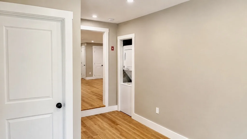 2 bed, 1 bath apartment for rent at 334 Bedford St Unit 1, Lakeville — photo 4 of 27