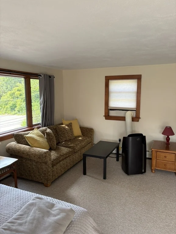 1 bed, 1 bath apartment for rent at 334 Granite St, Folly Cove — photo 10 of 19