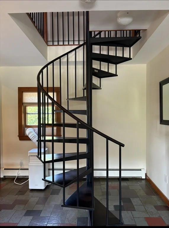 1 bed, 1 bath apartment for rent at 334 Granite St, Folly Cove — photo 9 of 19