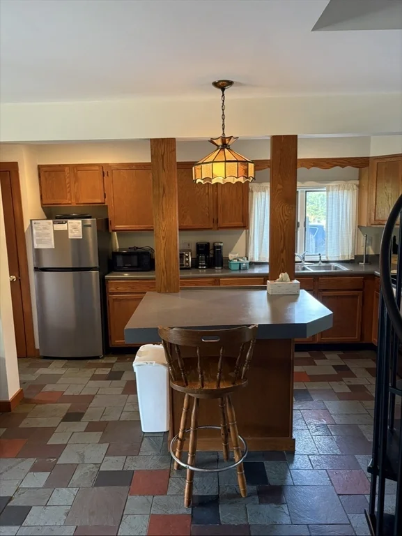 1 bed, 1 bath apartment for rent at 334 Granite St, Folly Cove — photo 5 of 19