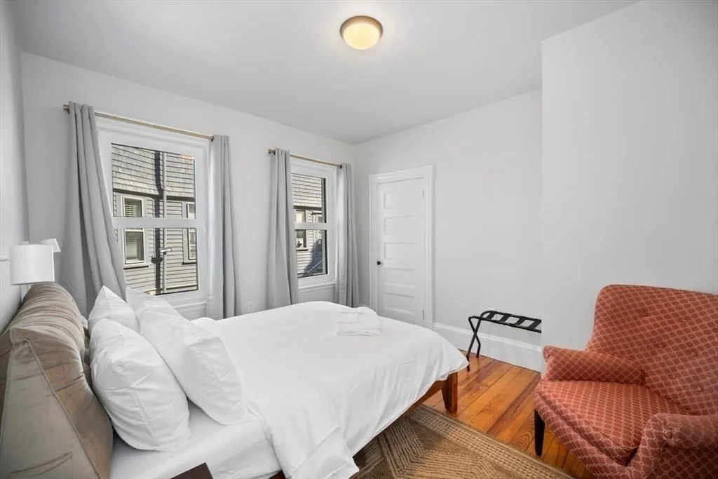 3 bed, 2 bath apartment for rent at 334 Highland Unit 1, Davis Square — photo 6 of 8