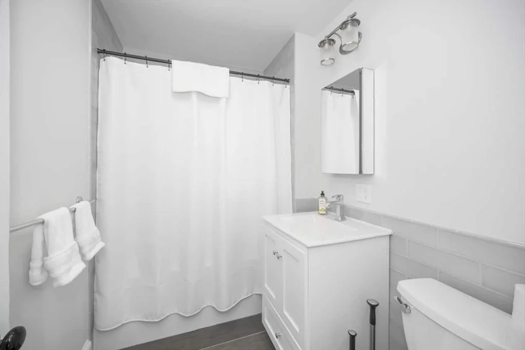 3 bed, 2 bath apartment for rent at 334 Highland Unit 1, Davis Square — photo 8 of 8