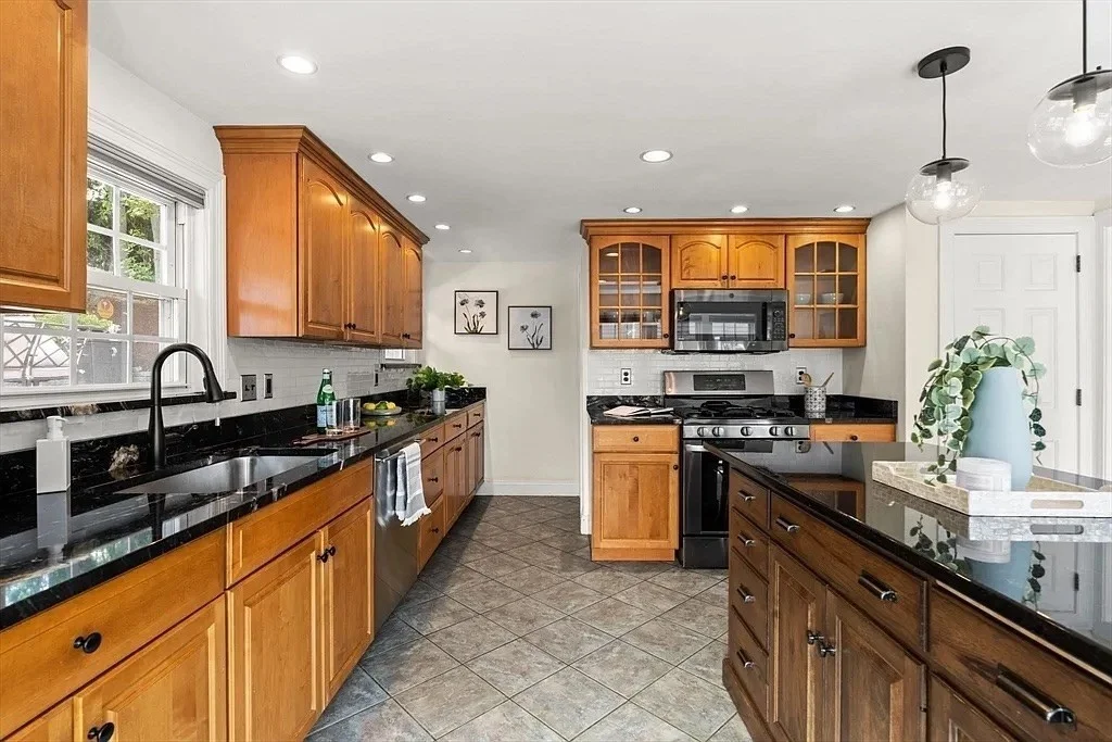 3 bed, 3 bath apartment for rent at 334 Mystic St Rental Unit 334, Arlington — photo 10 of 36
