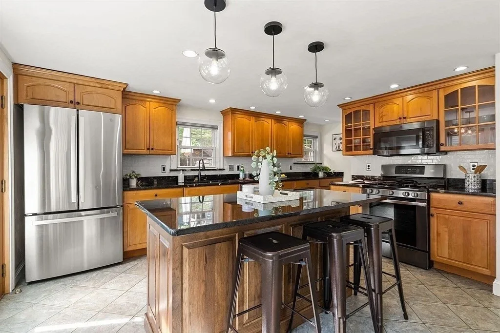3 bed, 3 bath apartment for rent at 334 Mystic St Rental Unit 334, Arlington — photo 8 of 36