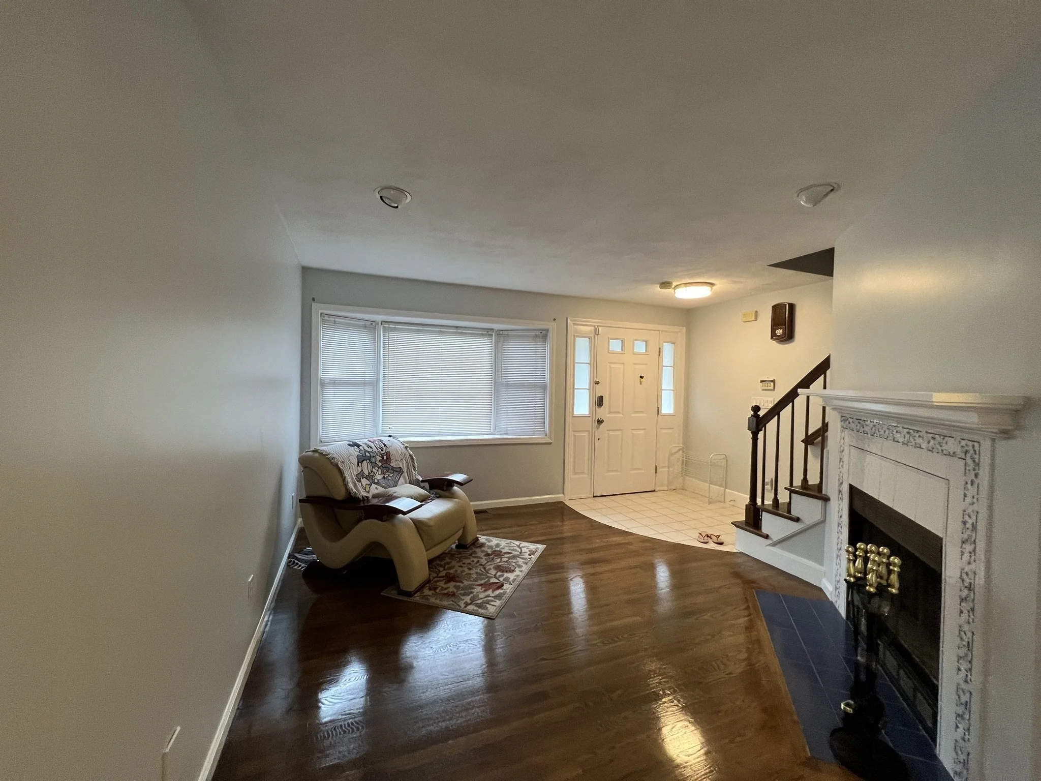 3 bed, 2 bath apartment for rent at 335-337 Linwood Ave Unit 335, Nonantum — photo 2 of 21