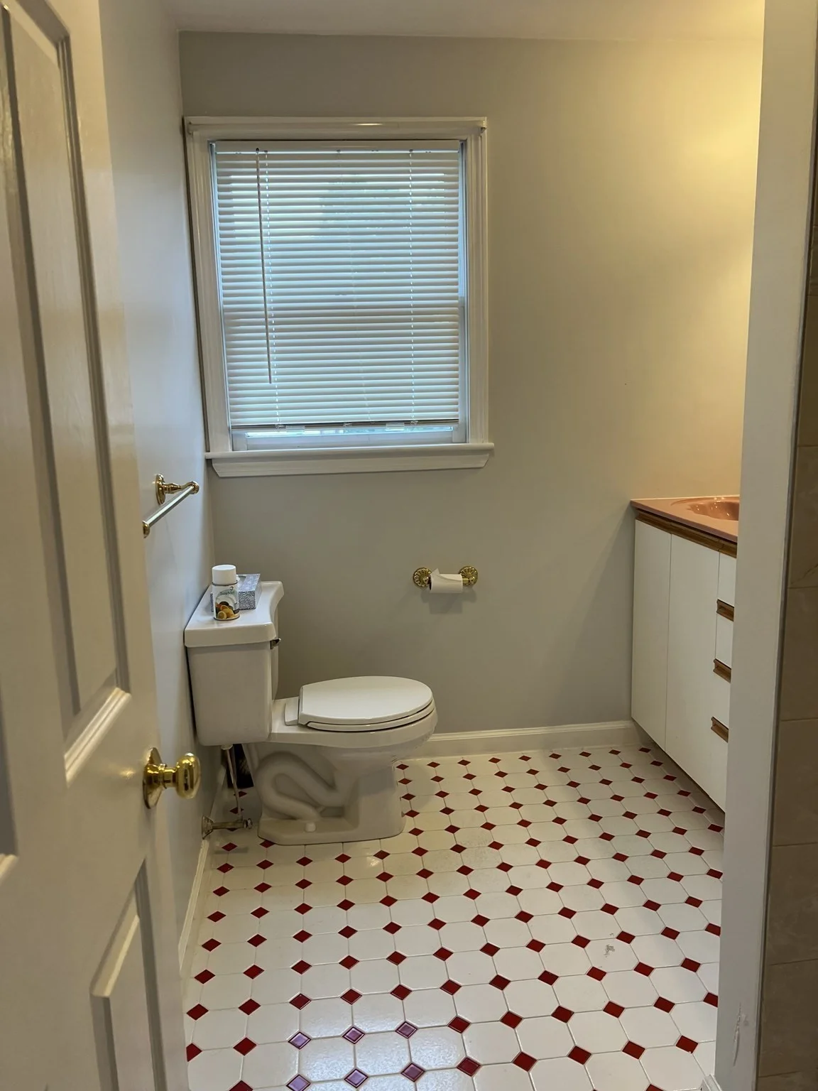 3 bed, 2 bath apartment for rent at 335-337 Linwood Ave Unit 335, Nonantum — photo 17 of 21