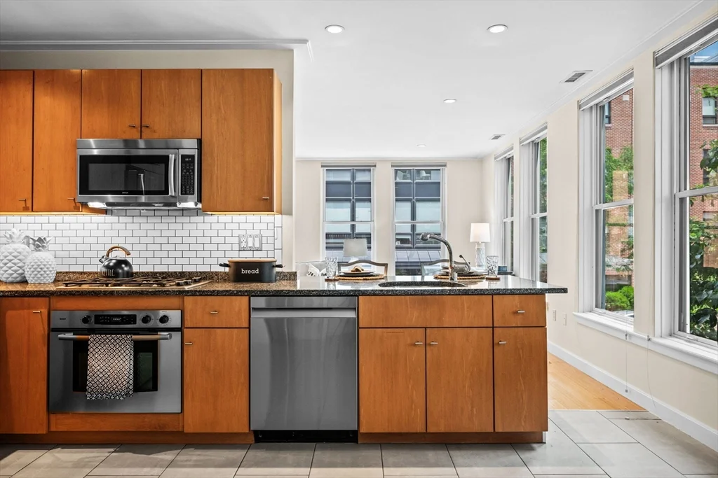 2 bed, 2 bath apartment for rent at 335 West 2nd St Unit 2, South Boston — photo 4 of 8