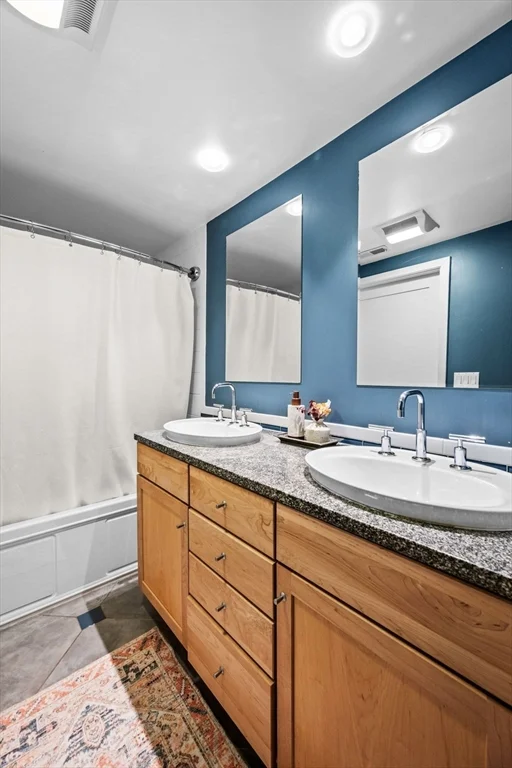 2 bed, 2 bath apartment for rent at 335 West 2nd St Unit 2, South Boston — photo 6 of 8