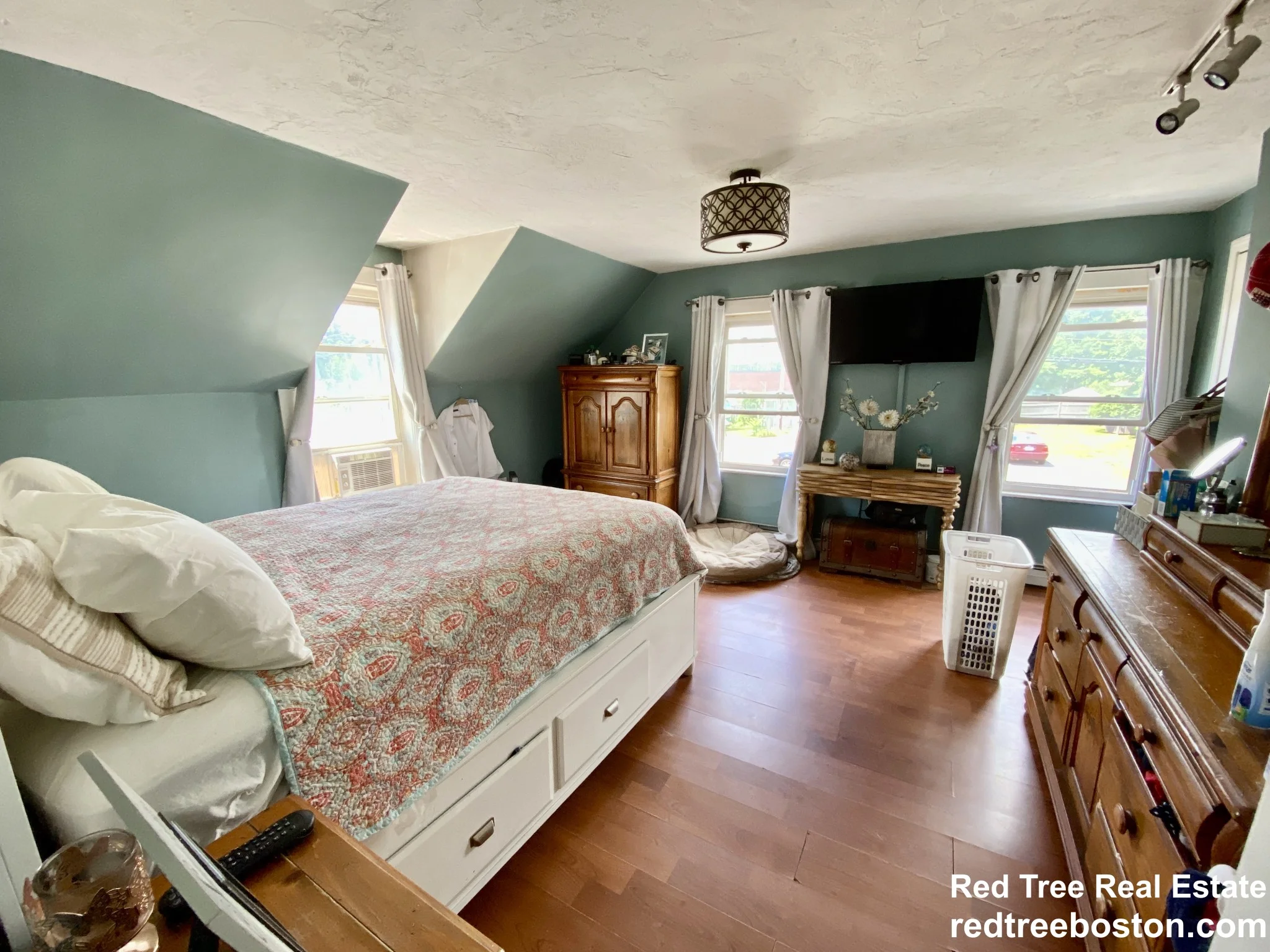 2 bed, 1 bath apartment for rent at 335 Baker St Unit 2, West Roxbury — photo 10 of 24