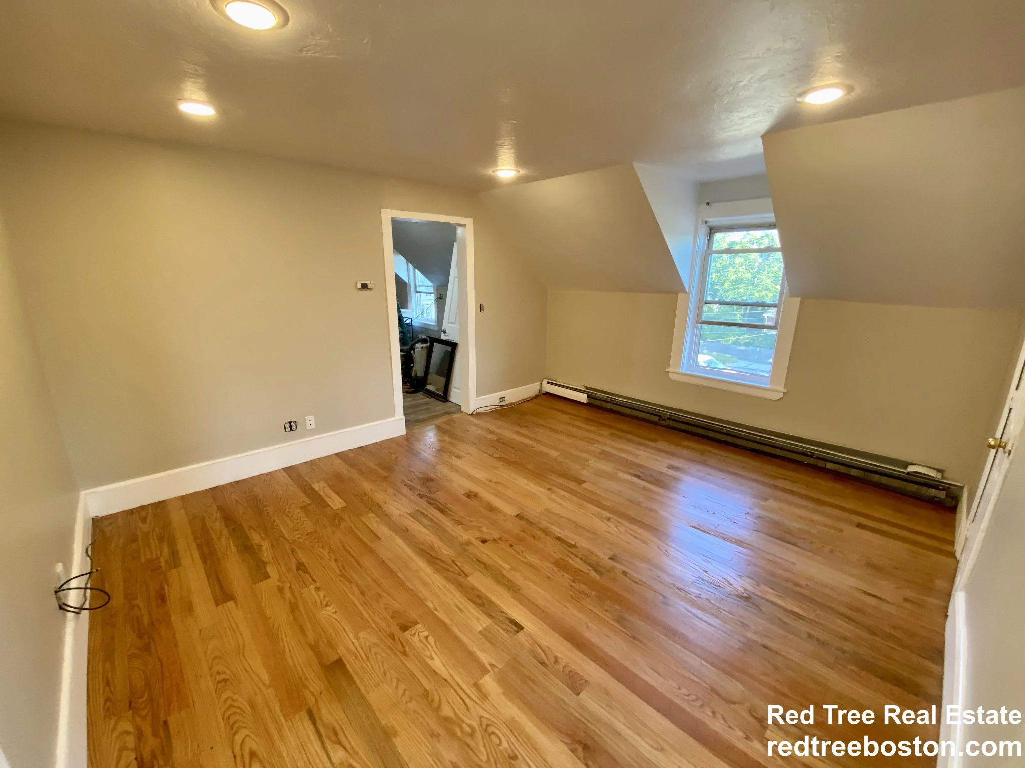 2 bed, 1 bath apartment for rent at 335 Baker St Unit 2, West Roxbury — photo 3 of 24