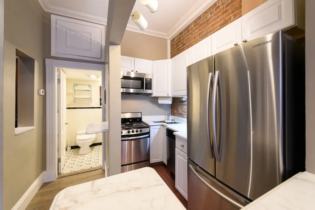 1 bed, 1 bath apartment for rent at 335 Beacon St Unit 7, Back Bay — photo 12 of 17
