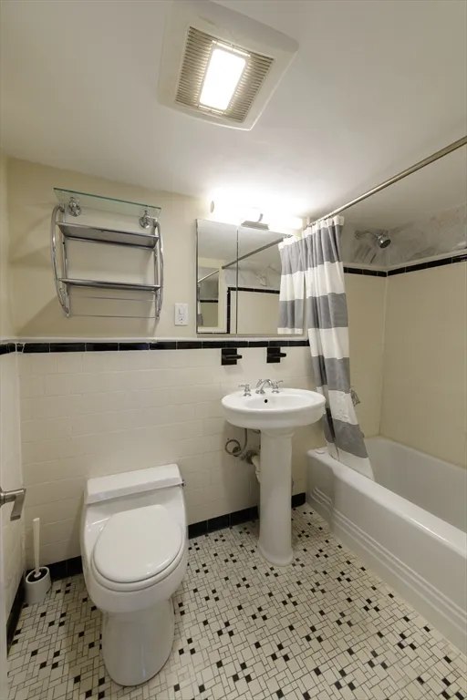 1 bed, 1 bath apartment for rent at 335 Beacon St Unit 7, Back Bay — photo 15 of 17