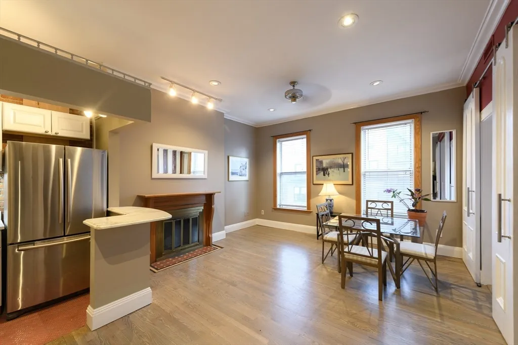 1 bed, 1 bath apartment for rent at 335 Beacon St Unit 7, Back Bay — photo 3 of 17