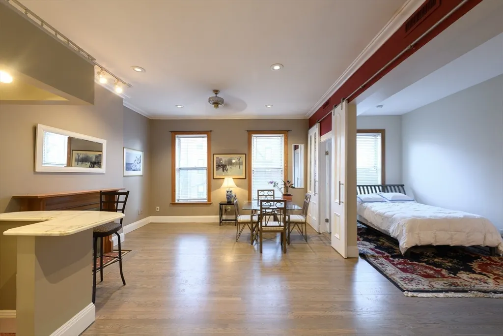 1 bed, 1 bath apartment for rent at 335 Beacon St Unit 7, Back Bay — photo 11 of 17