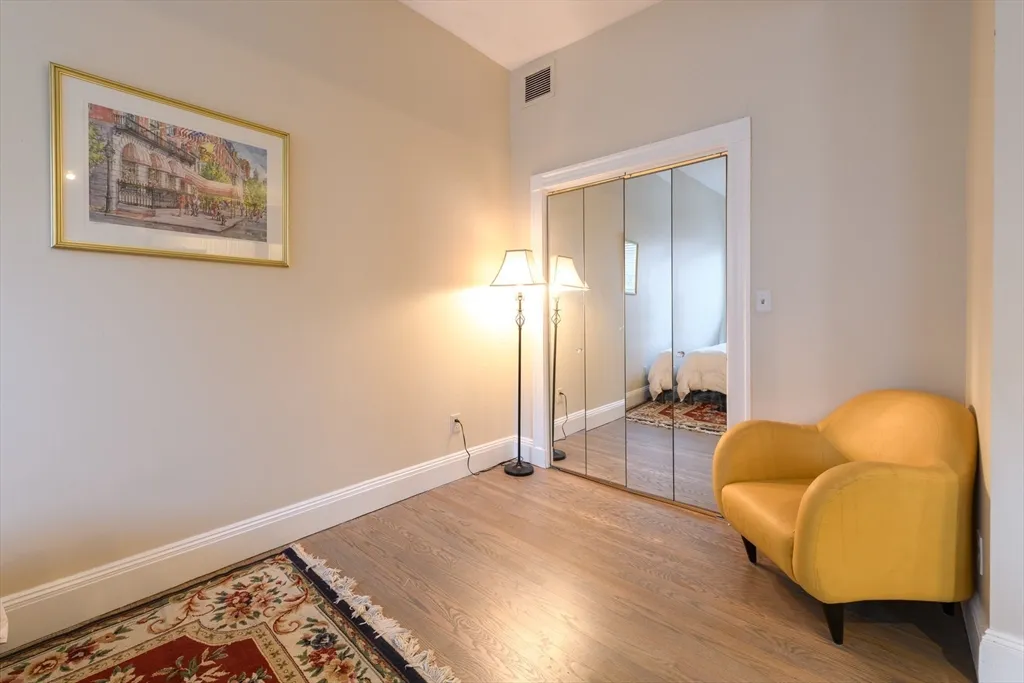 1 bed, 1 bath apartment for rent at 335 Beacon St Unit 7, Back Bay — photo 7 of 17
