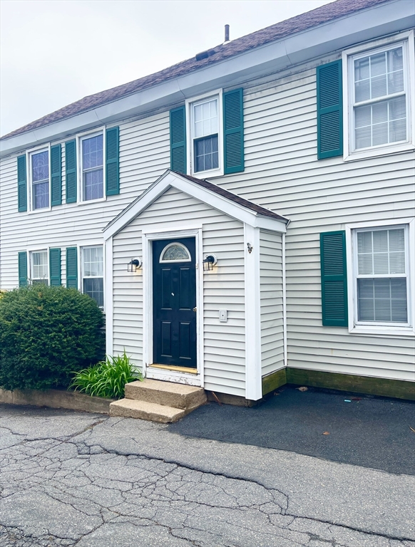 Studio bed, 1 bath apartment for rent at 335 Cabot Unit 1, Beverly — photo 1 of 10