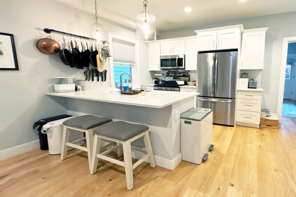 2 bed, 2 bath apartment for rent at 335 Maverick St Unit 1, East Boston — photo 2 of 23