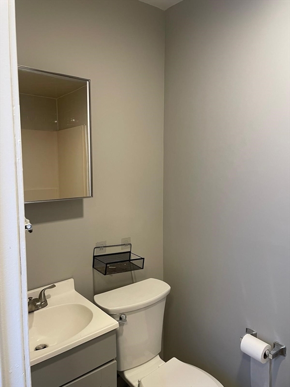 1 bed, 1 bath apartment for rent at 335 Washington St Unit 4, Abington — photo 13 of 15
