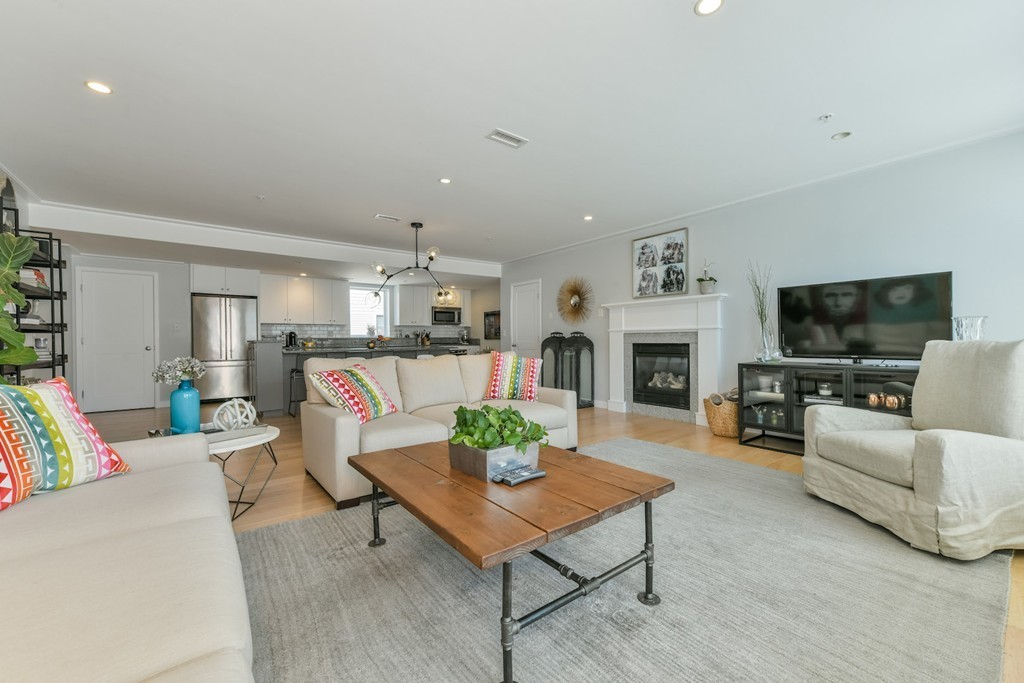 2 bed, 2 bath apartment for rent at 335 West 2nd St Unit 16, South Boston — photo 9 of 17