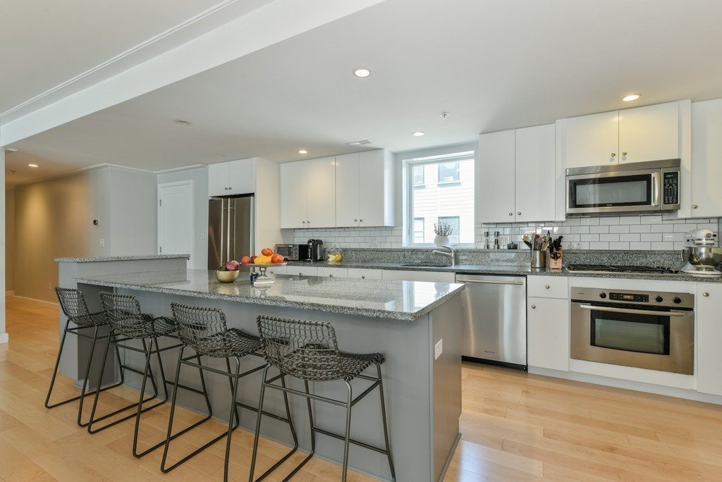 2 bed, 2 bath apartment for rent at 335 West 2nd St Unit 16, South Boston — photo 2 of 17