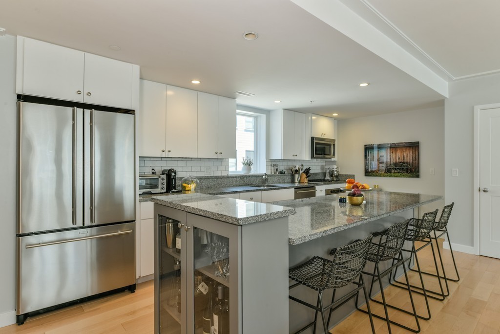 2 bed, 2 bath apartment for rent at 335 West 2nd St Unit 16, South Boston — photo 1 of 17