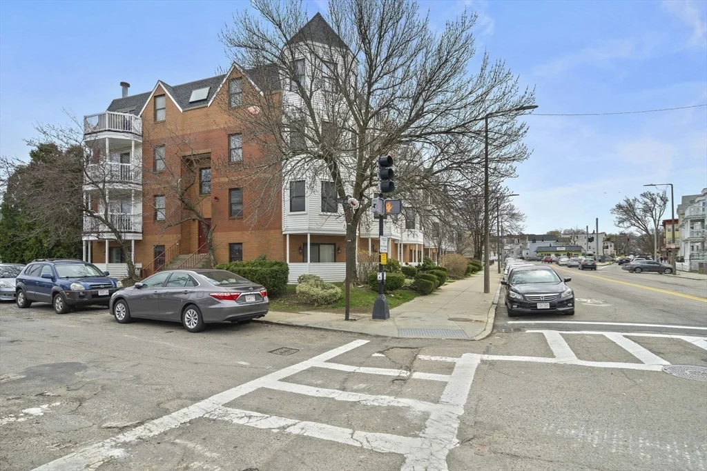 2 bed, 2 bath apartment for rent at 336 Adams Unit 27, Dorchester — photo 15 of 15