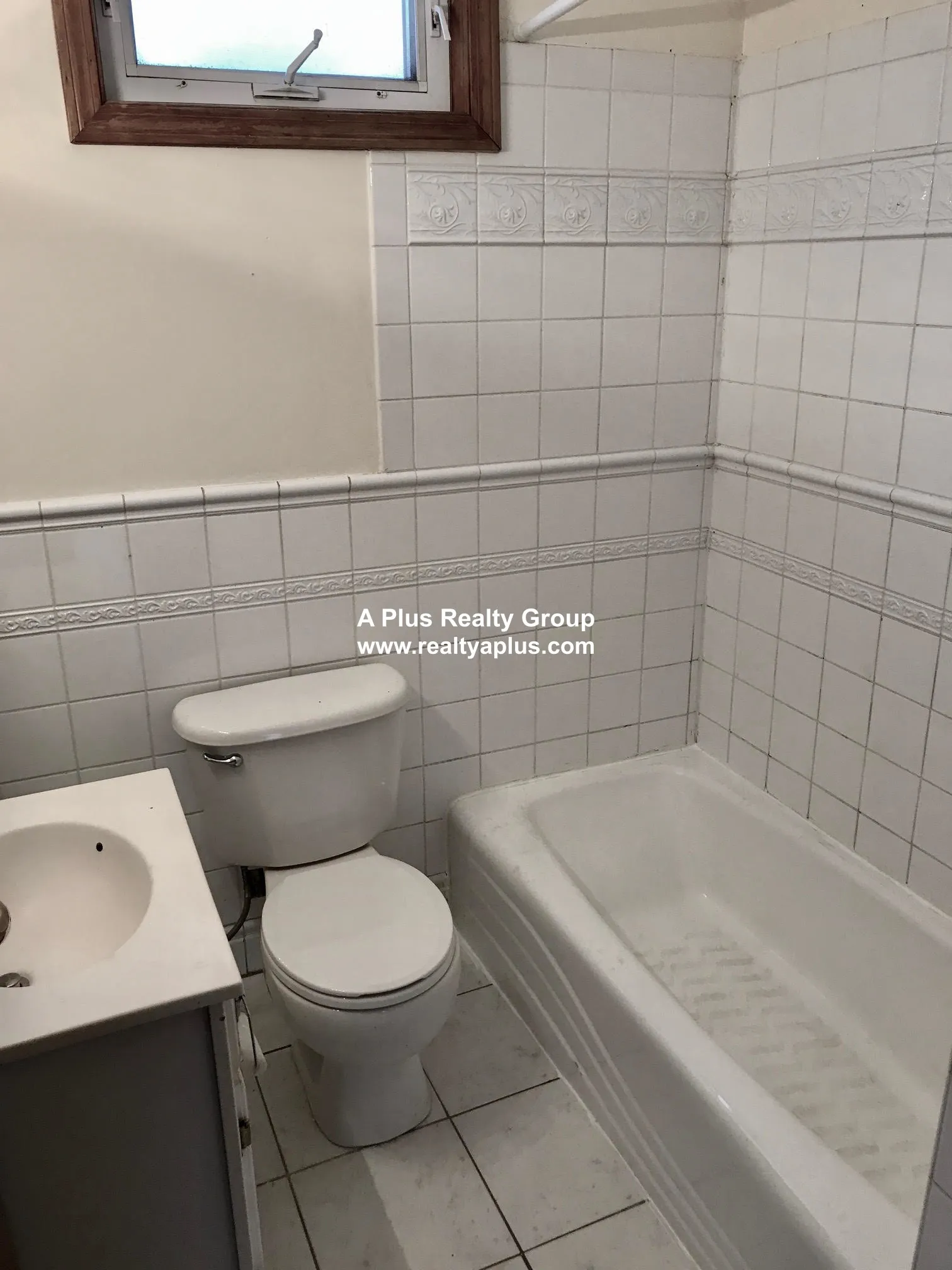 4 bed, 1 bath apartment for rent at 336 Centre St Unit 2, Jamaica Plain — photo 11 of 19