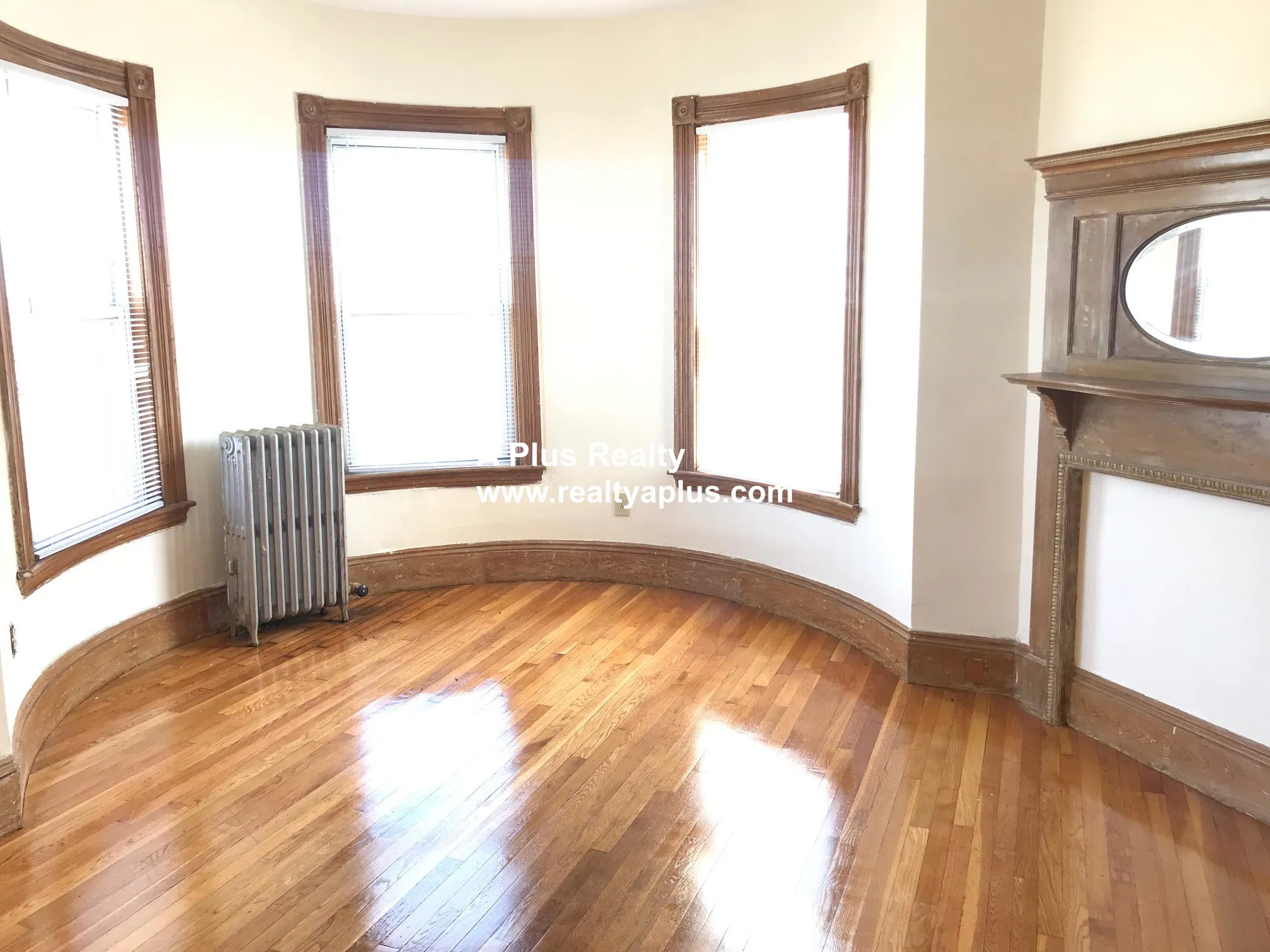 4 bed, 1 bath apartment for rent at 336 Centre St Unit 2, Jamaica Plain — photo 3 of 19