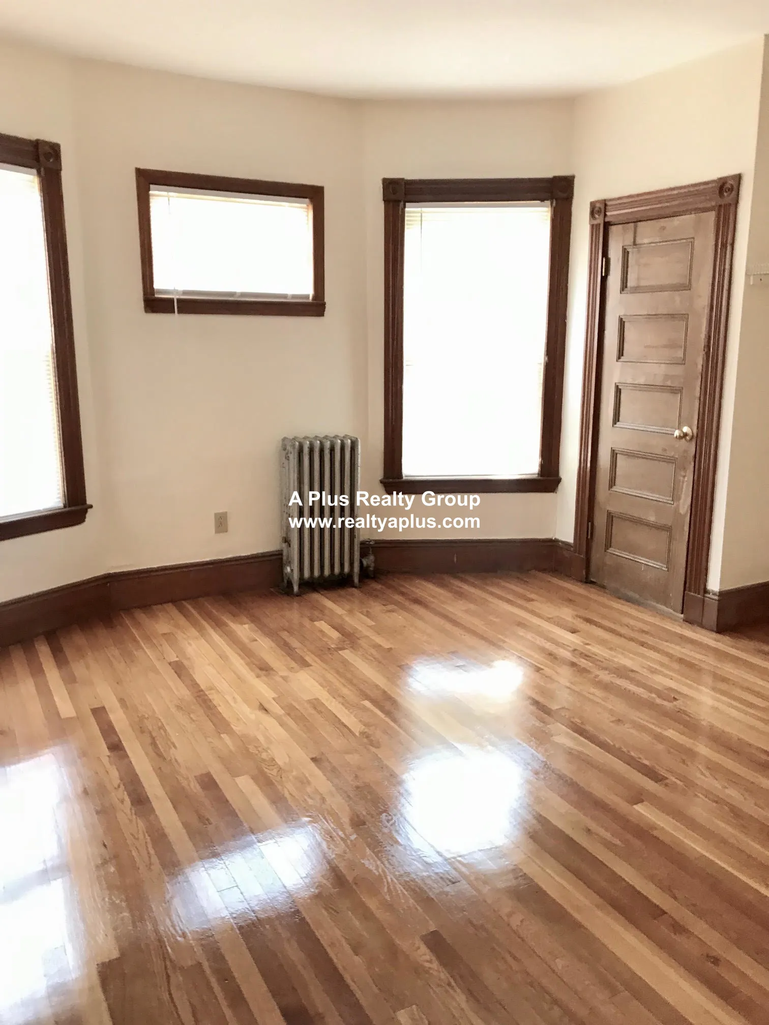 4 bed, 1 bath apartment for rent at 336 Centre St Unit 2, Jamaica Plain — photo 9 of 19