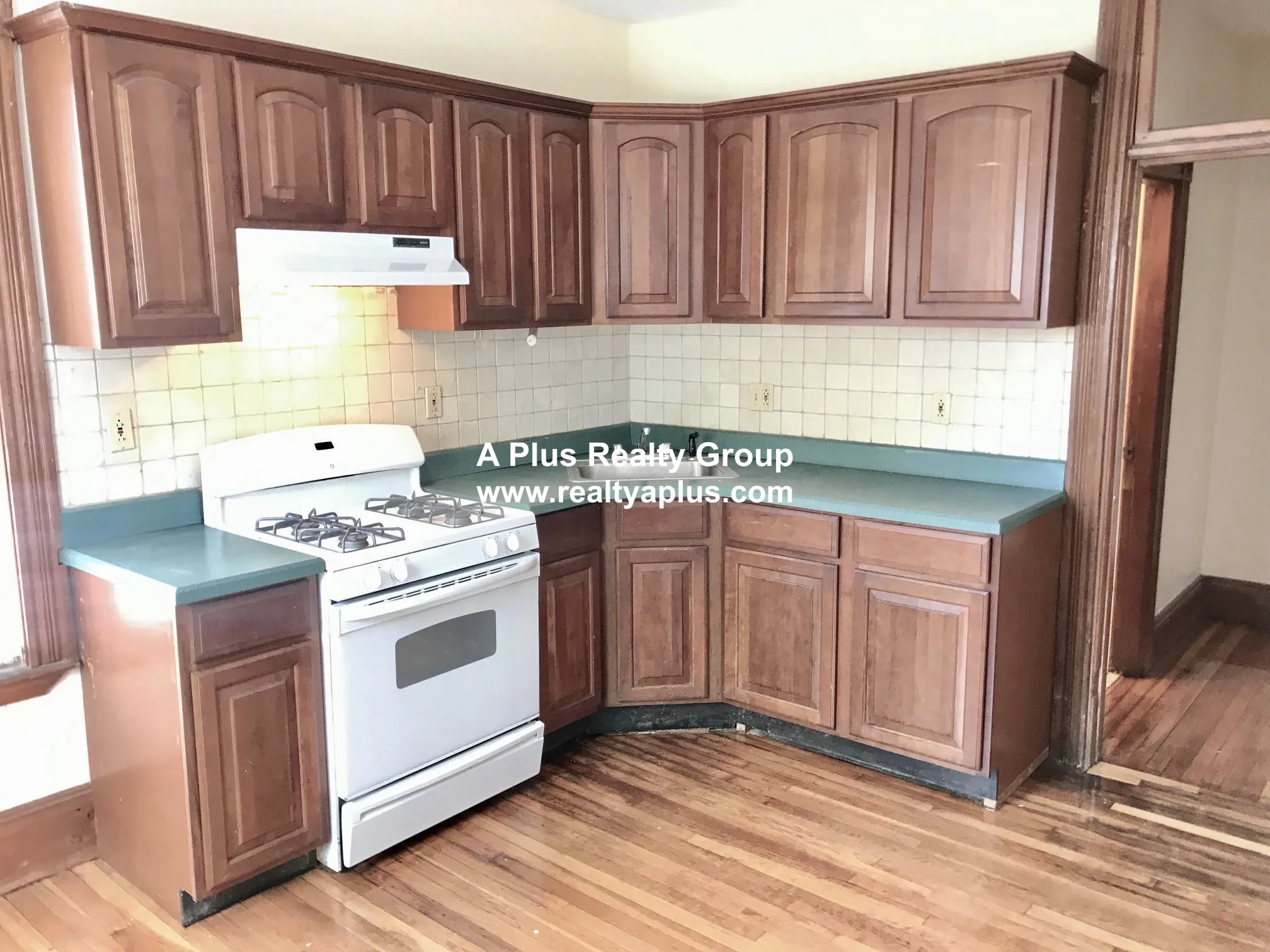 4 bed, 1 bath apartment for rent at 336 Centre St Unit 2, Jamaica Plain