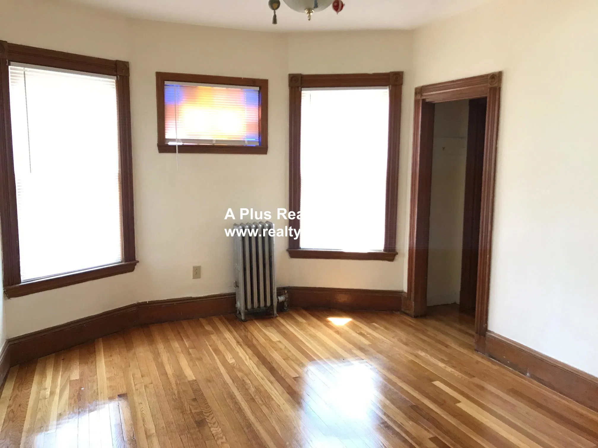 4 bed, 1 bath apartment for rent at 336 Centre St Unit 2, Jamaica Plain — photo 15 of 19