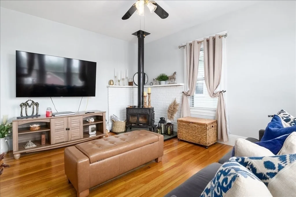 5 bed, 2 bath apartment for rent at 336 Cornell St Unit 2, Roslindale — photo 6 of 41