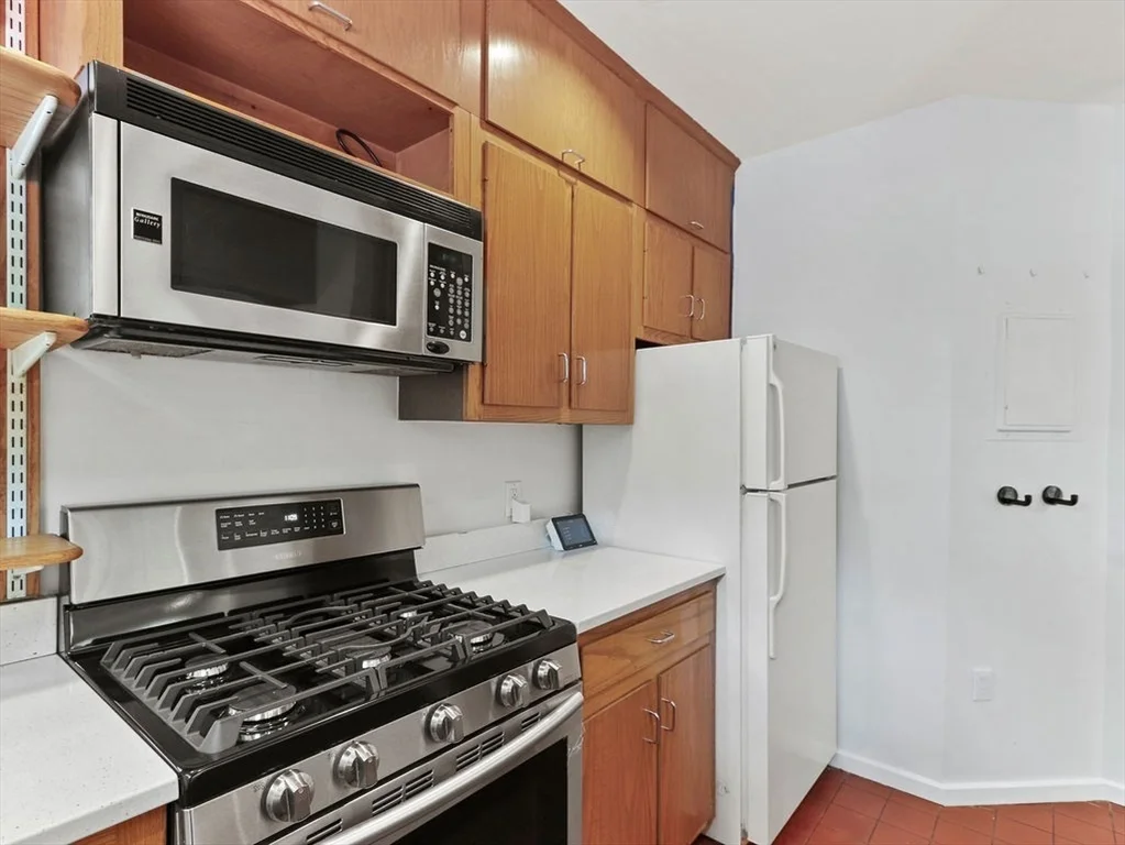 3 bed, 2 bath apartment for rent at 336 Harvard St Unit E, Harvard Square — photo 9 of 41