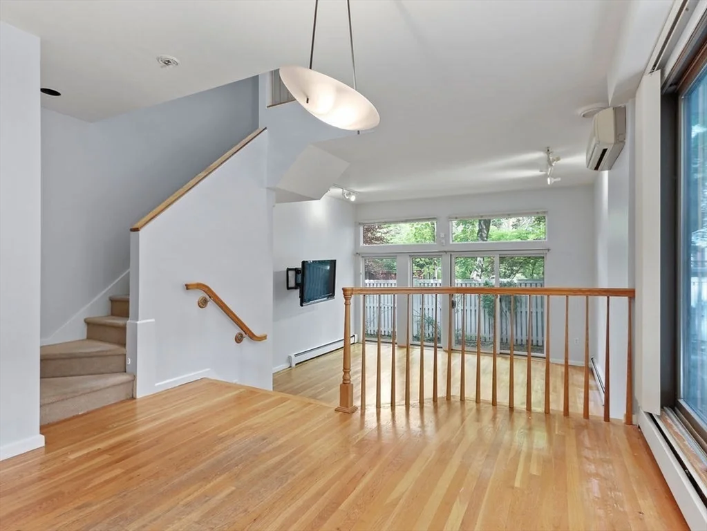 3 bed, 2 bath apartment for rent at 336 Harvard St Unit E, Harvard Square — photo 5 of 41